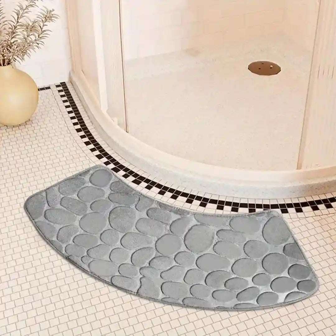 Non-slip bath mat – Soft flannel – Curved design – Super absorbent for modern bathrooms