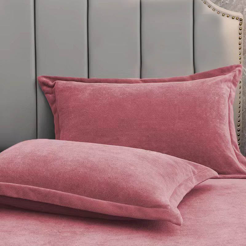 Pillowcases – Soft fleece – Solid color design – Elegant bedding accessory – 16 x 21 in & 19 x 29 in