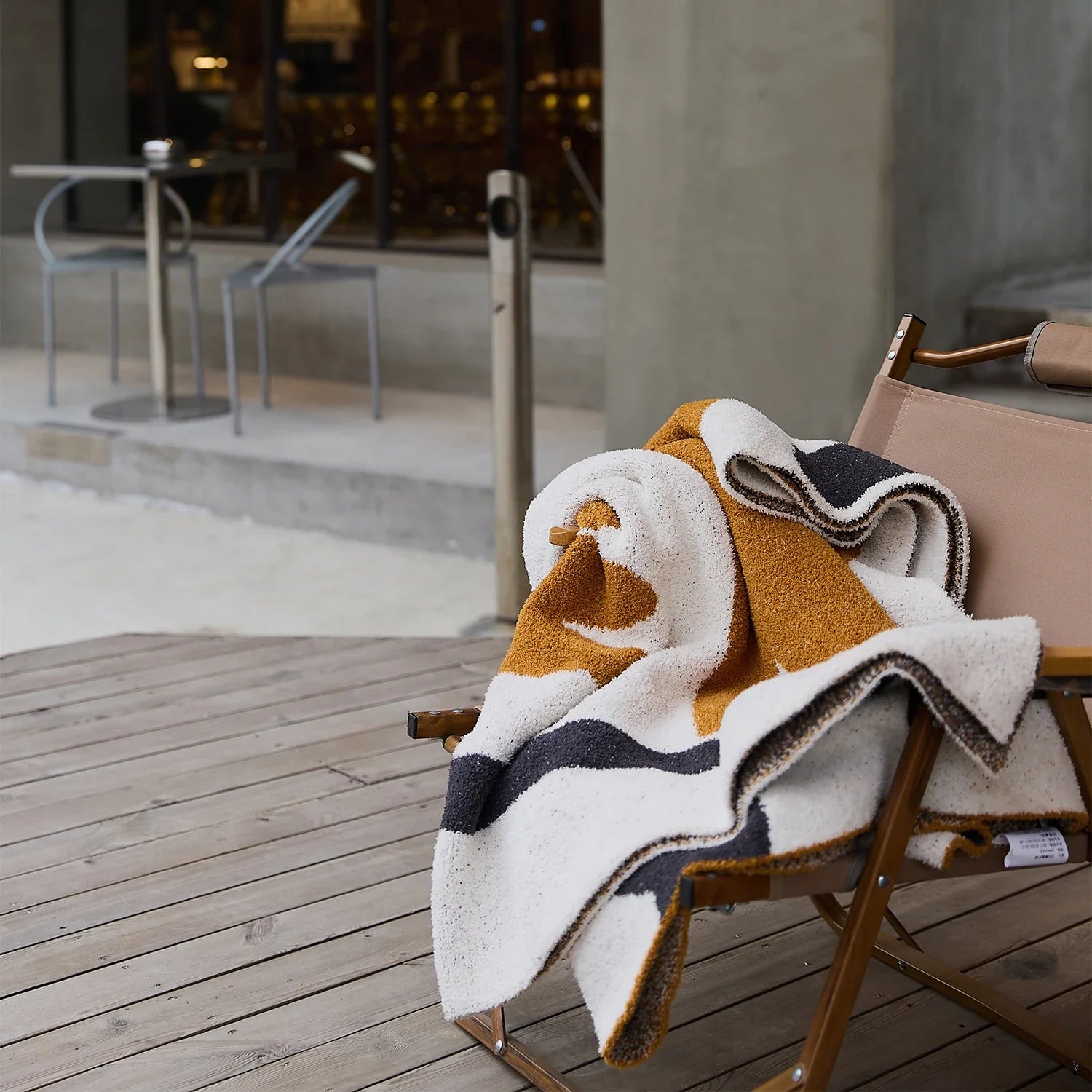 Soft Microfiber Floral Knitted Blanket, 51 x 63 Inches, Cozy Throw for Bed, Sofa, Travel