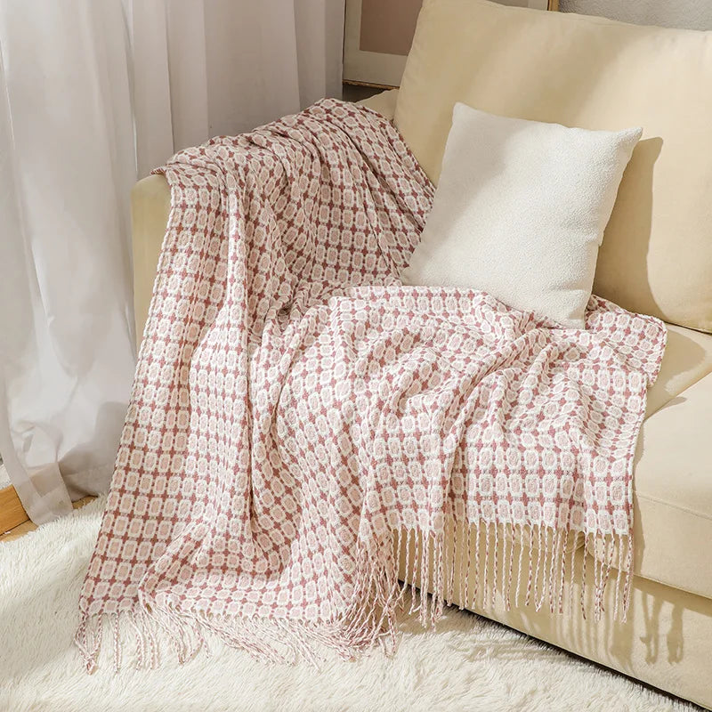 Throw blanket – Knitted fabric  – Cozy sofa accessory with tassels