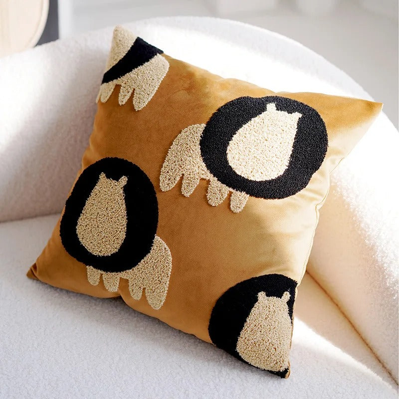 Throw pillow cover – 100% polyester – Cute embroidered animal design – Cozy home accessory – 17.7 x 17.7 in