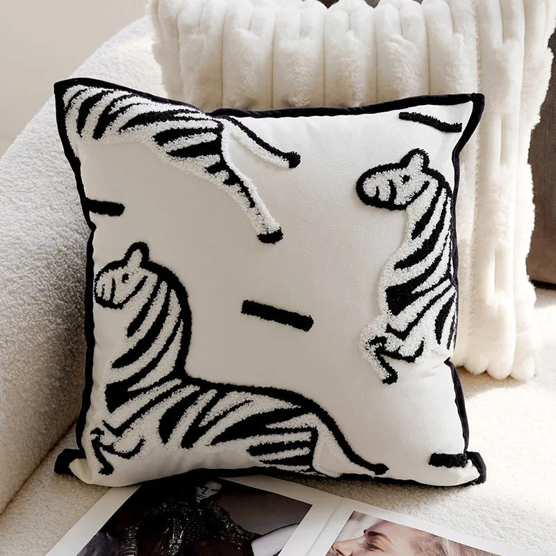 Throw pillow cover – 100% polyester – Cute embroidered animal design – Cozy home accessory – 17.7 x 17.7 in