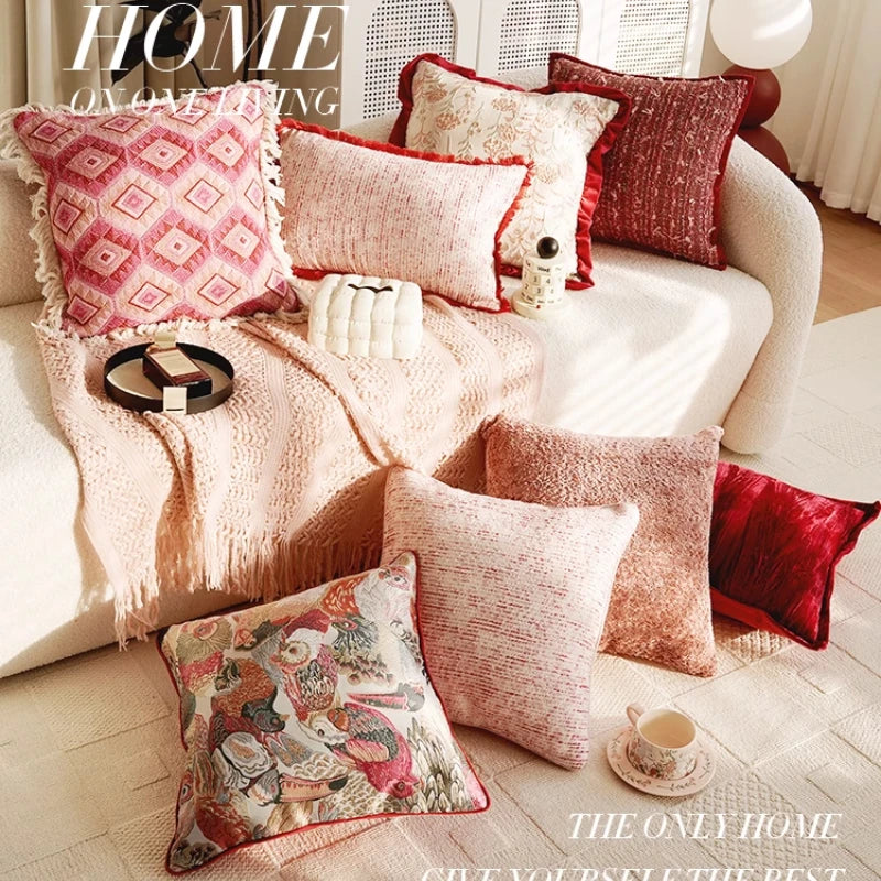 Throw pillow cover – Soft fabric – Pink retro design – Decorative home accent for living room