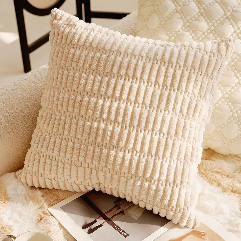 Throw pillow cover – Soft fabric – Pink retro design – Decorative home accent for living room