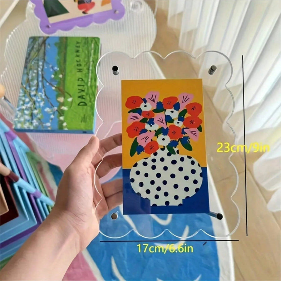 Acrylic picture frame – Clear – Scalloped design – Elegant home decor display