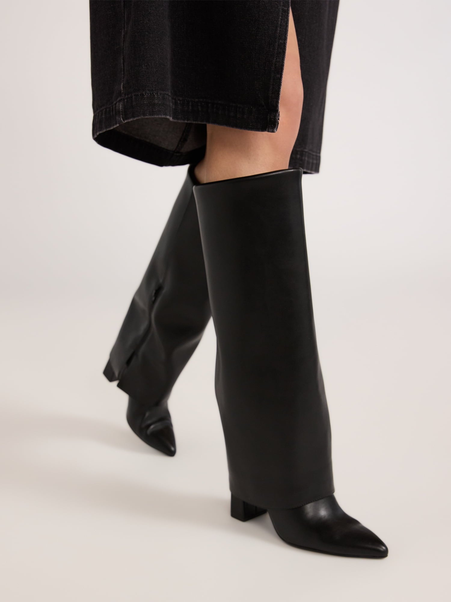 Pointed toe high heel western jeans boots