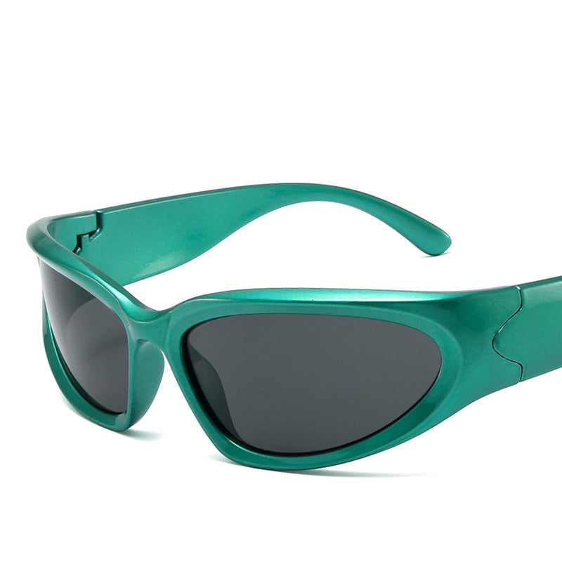 CyberChic | Trendy Y2K sunglasses in future style