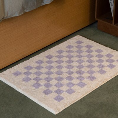 Soft Checkered Bathroom Rug