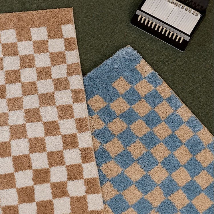 Soft Checkered Bathroom Rug