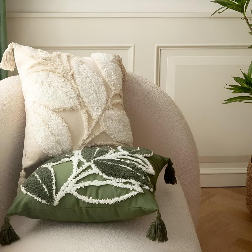Cozy Cushion Cover with Leaf Design and Tassels – Natural Flair for Your Home