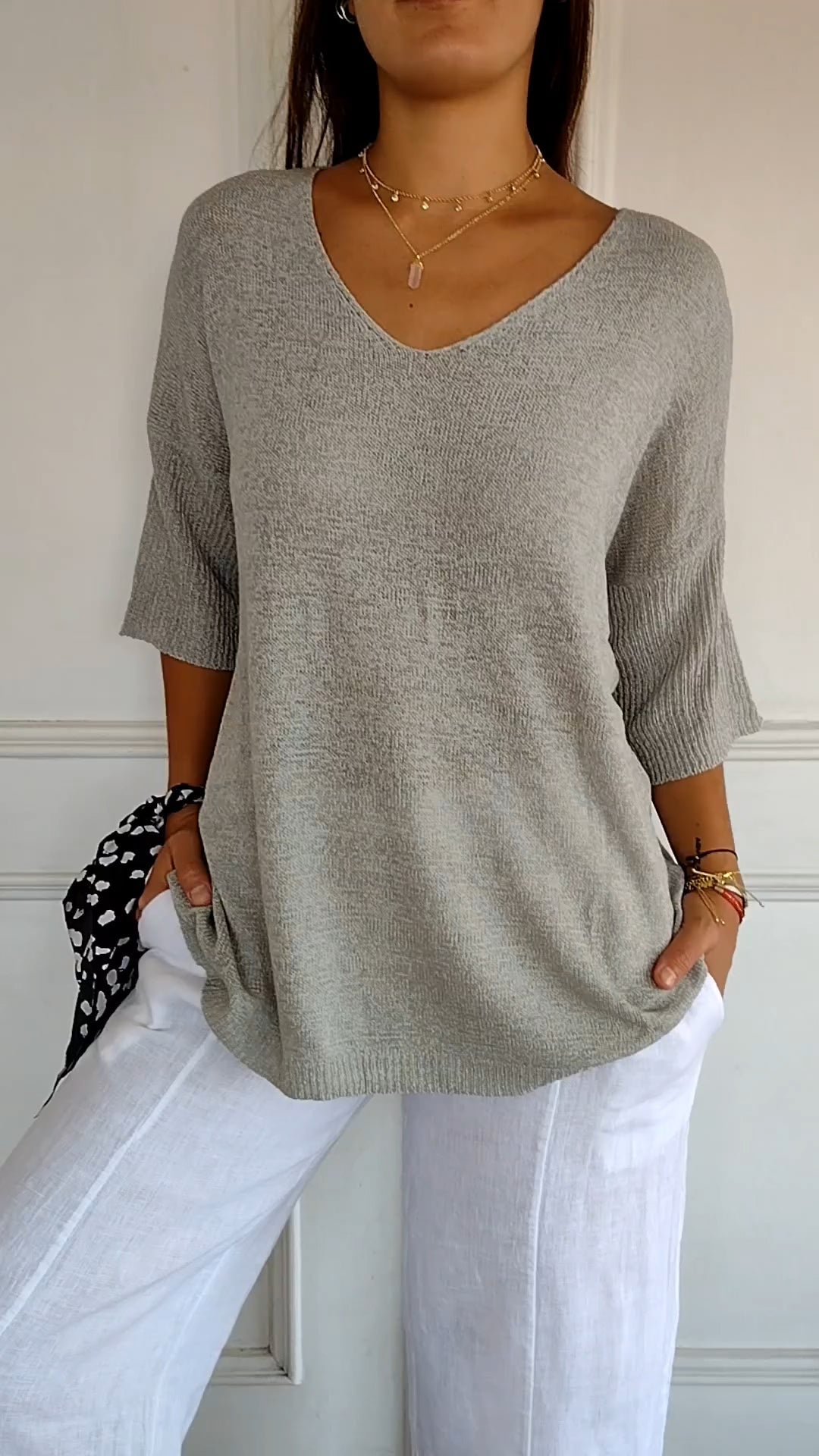 50% OFF | PAISLEY™ | PLAIN KNIT TOP WITH V-NECKLINE
