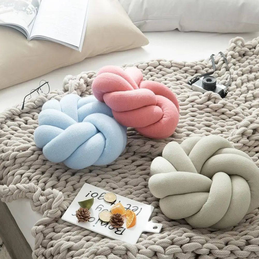 Puffy Pretzel Cushion
