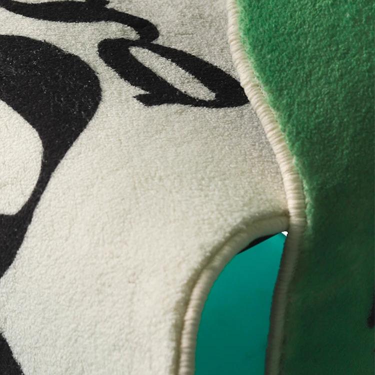 Accent rug – Plush fabric – Green and white trippy design – Non-slip for living room or bedroom