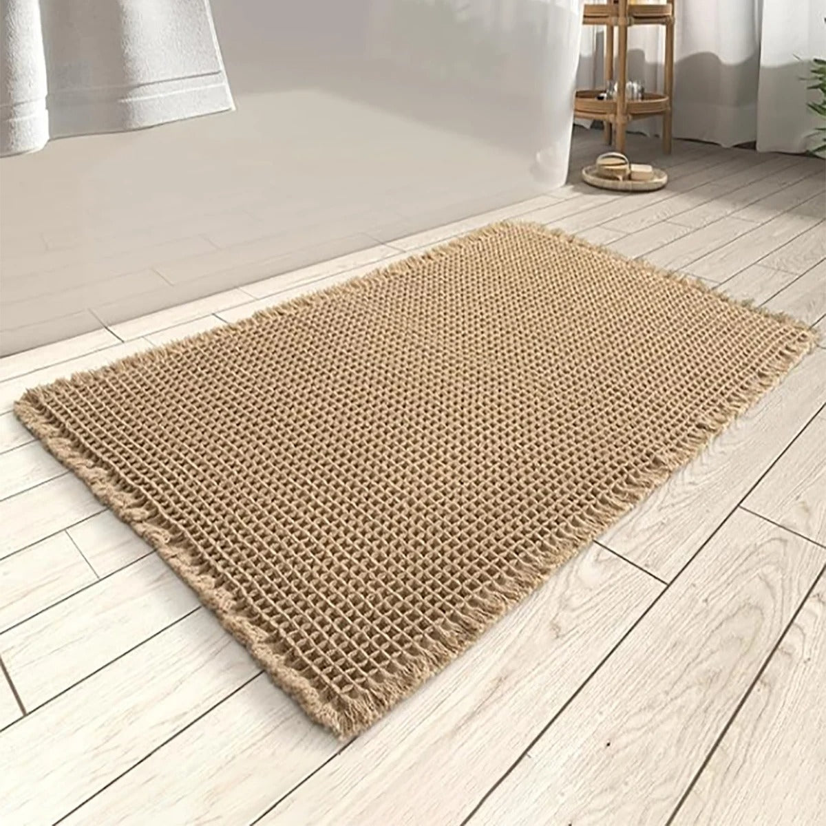 Bath mat – Soft polyester – Modern waffle design – Non-slip and absorbent – 17 x 24 in