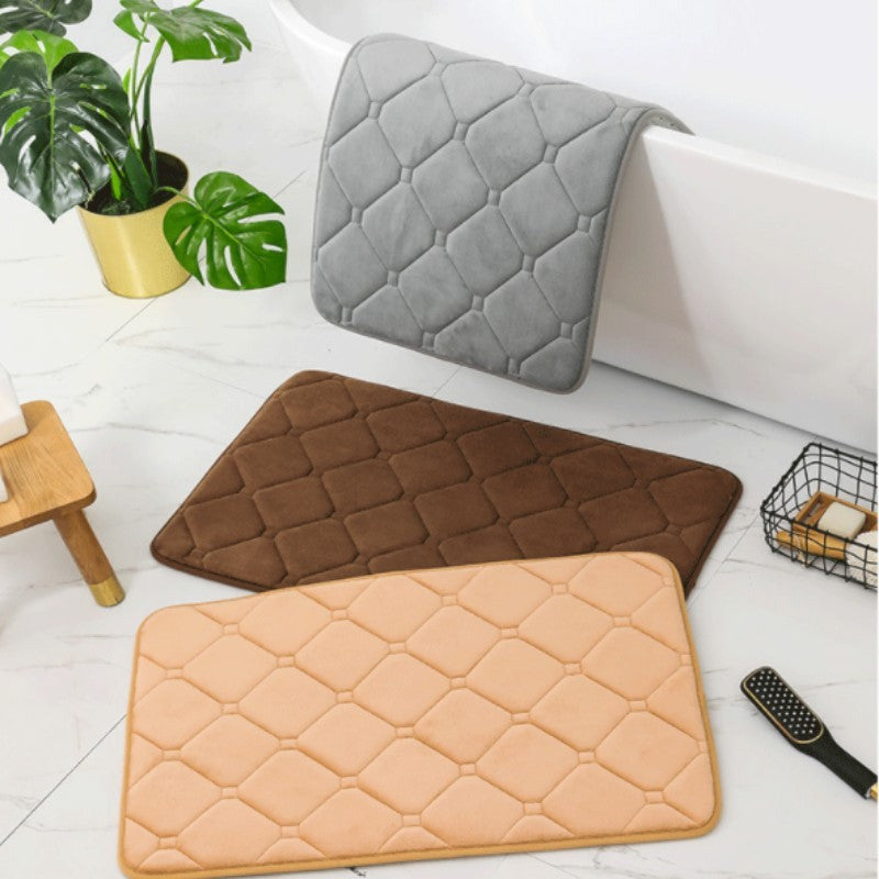 Bathroom mat – Plush fabric – Ultra-absorbent – Non-slip design – Various sizes and colors available