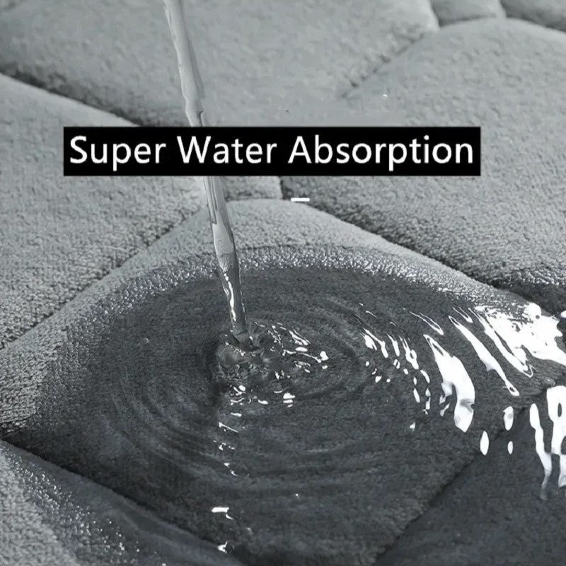 Bathroom mat – Plush fabric – Ultra-absorbent – Non-slip design – Various sizes and colors available