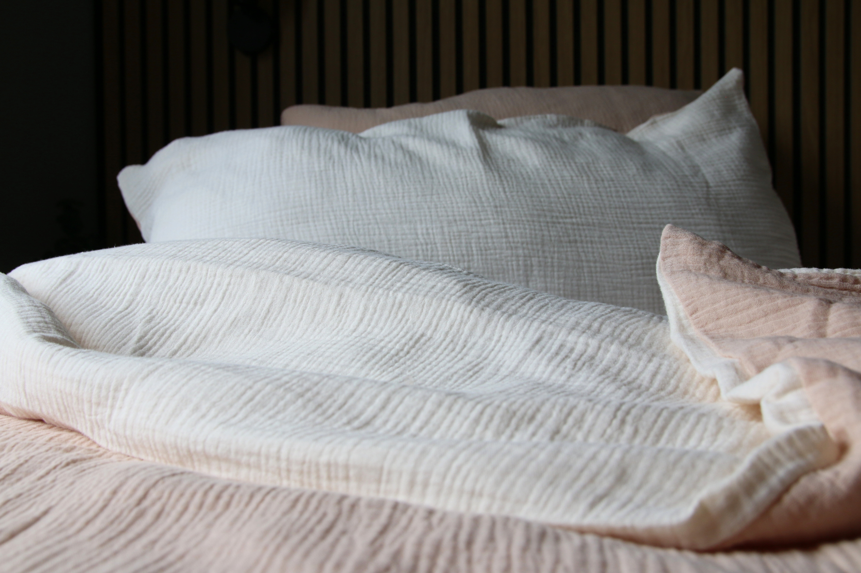 Mousseline bedding set – 100% organic cotton – Soft and breathable – Two-tone design – Luxurious duvet covers