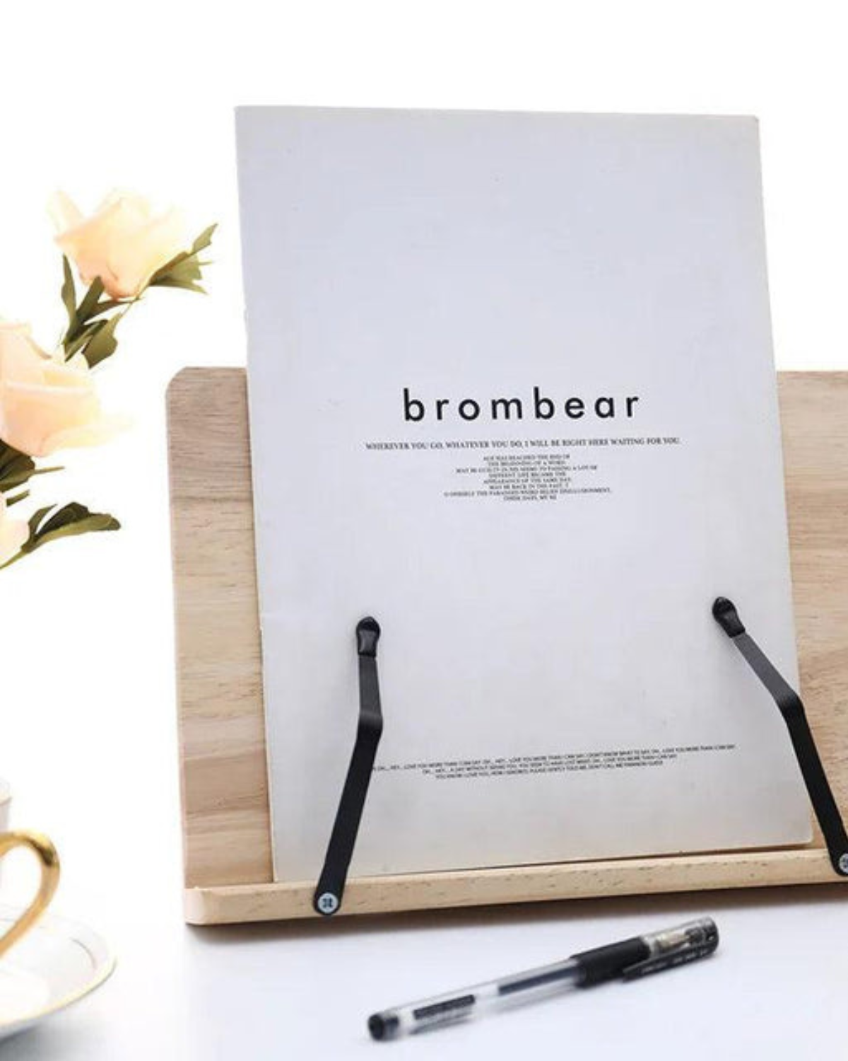 Book stand for reading – Natural wood – Adjustable angle – Elegant desk accessory