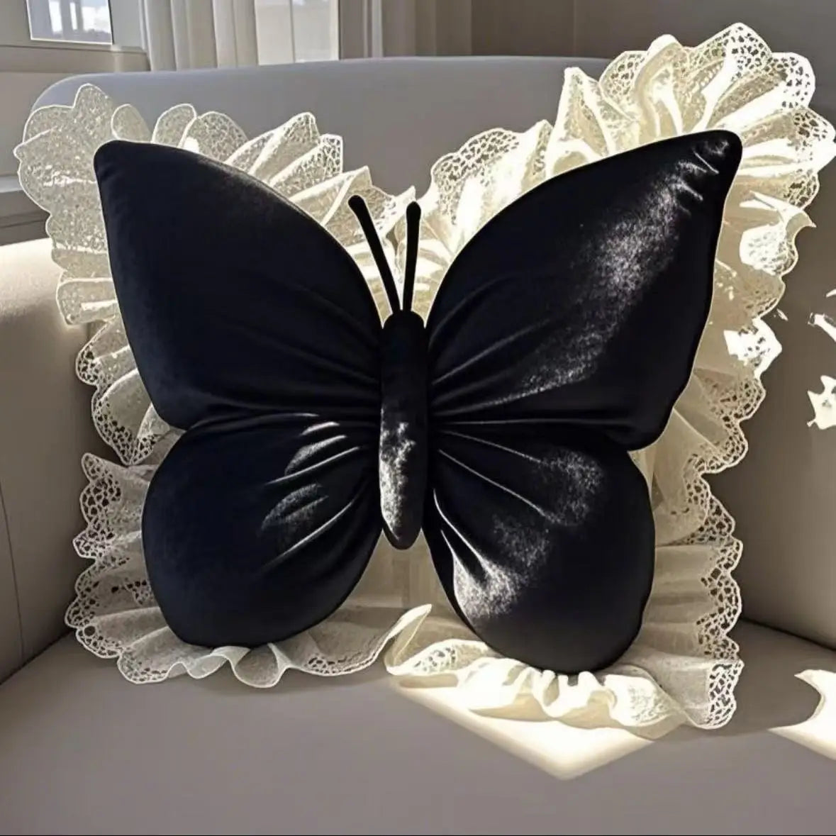 Butterfly pillow – Soft plush – Pink and beige – Versatile cushion for home, office, or bedroom