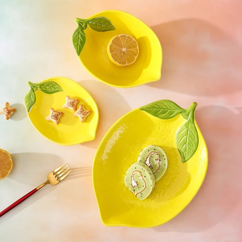 Ceramic dinner plate – Cartoon lemon design – Fun kitchen accessory