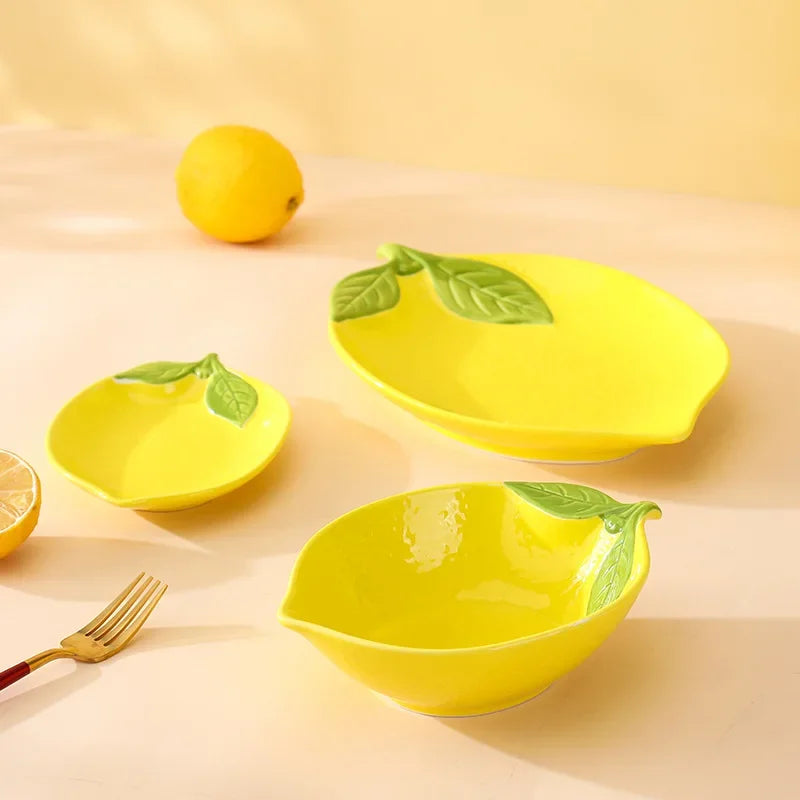 Ceramic dinner plate – Cartoon lemon design – Fun kitchen accessory
