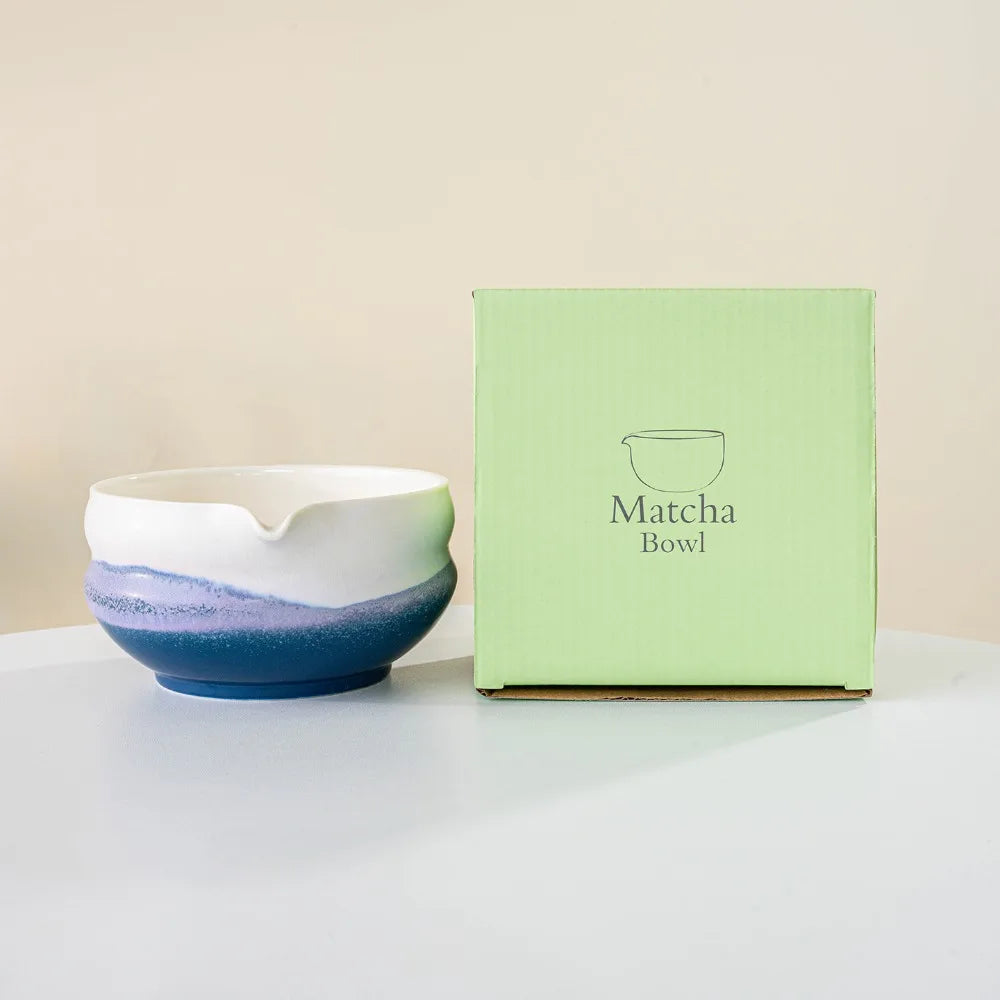 Ceramic matcha bowl with spout – Multicolored design – Perfect for tea lovers and Japanese matcha preparation