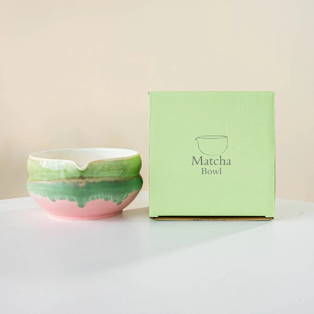 Ceramic matcha bowl with spout – Multicolored design – Perfect for tea lovers and Japanese matcha preparation
