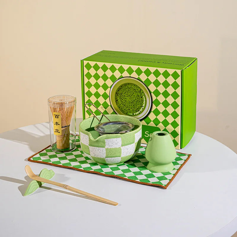 Ceramic matcha tea set – Checkered-style – Includes bowl, whisk, and utensils – Perfect gift for tea lovers