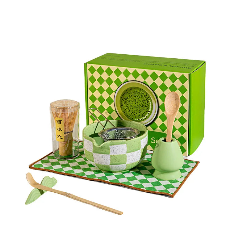 Ceramic matcha tea set – Checkered-style – Includes bowl, whisk, and utensils – Perfect gift for tea lovers