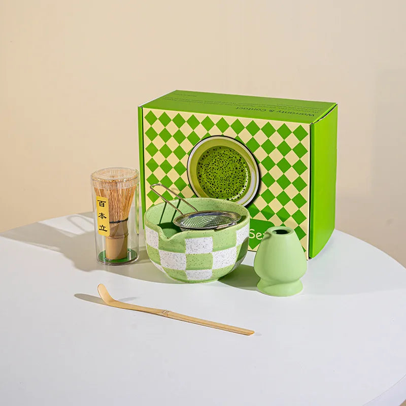 Ceramic matcha tea set – Checkered-style – Includes bowl, whisk, and utensils – Perfect gift for tea lovers