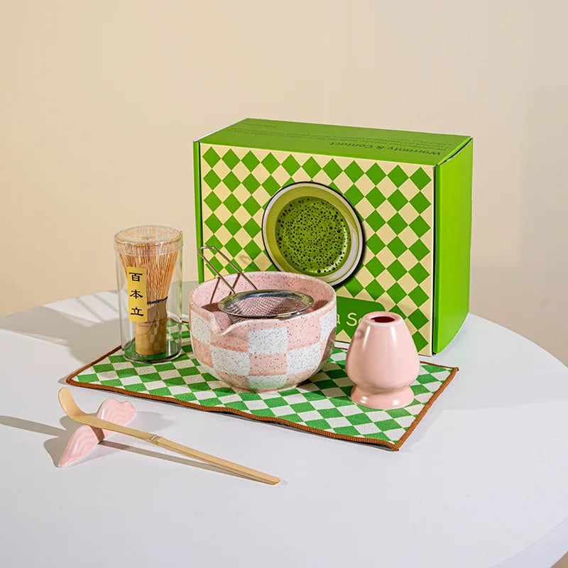 Ceramic matcha tea set – Checkered-style – Includes bowl, whisk, and utensils – Perfect gift for tea lovers