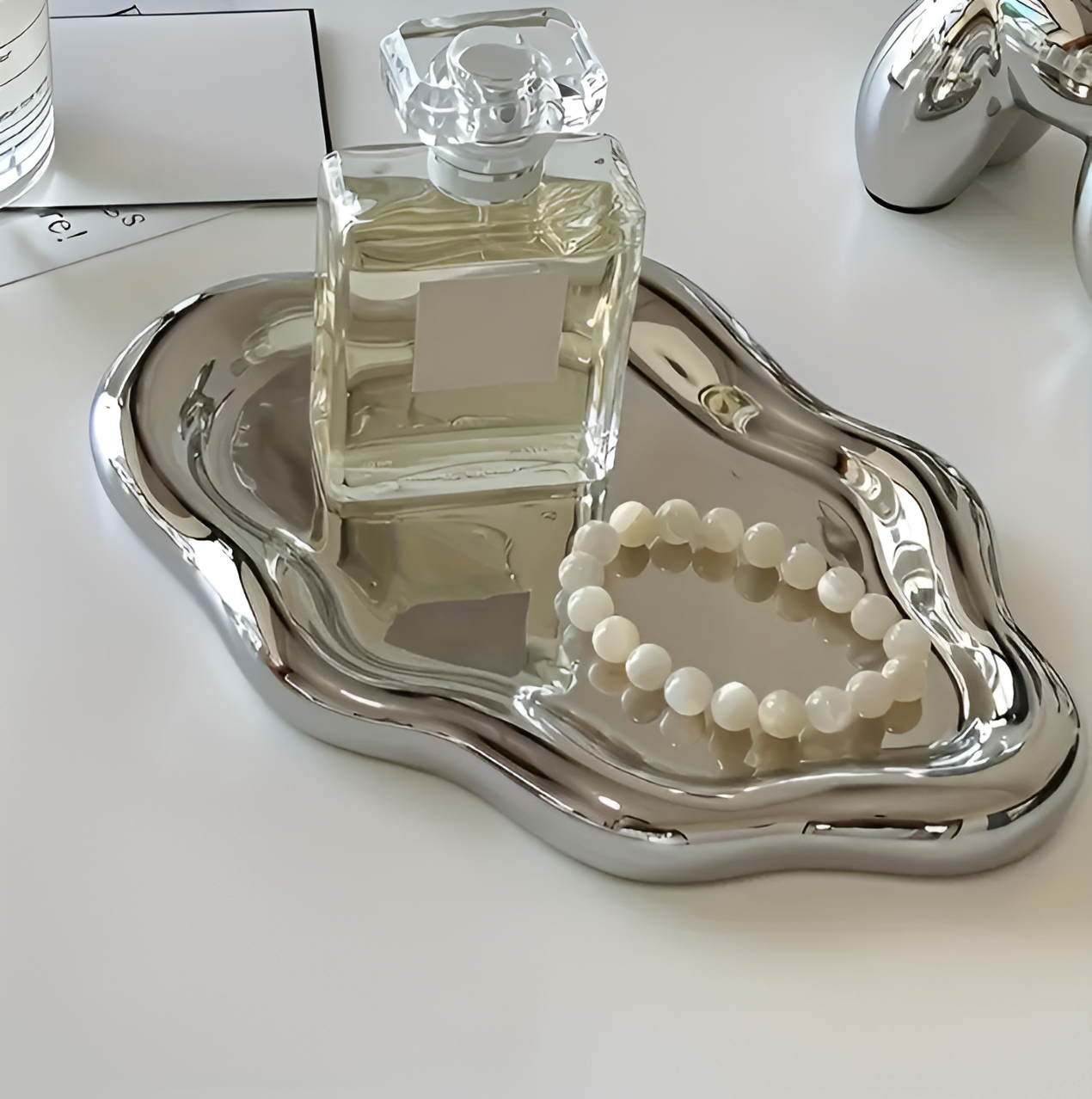 Ceramic tray – Elegant white cloud design – Multifunctional jewelry and accessory organizer – 7.5 x 5.1 in