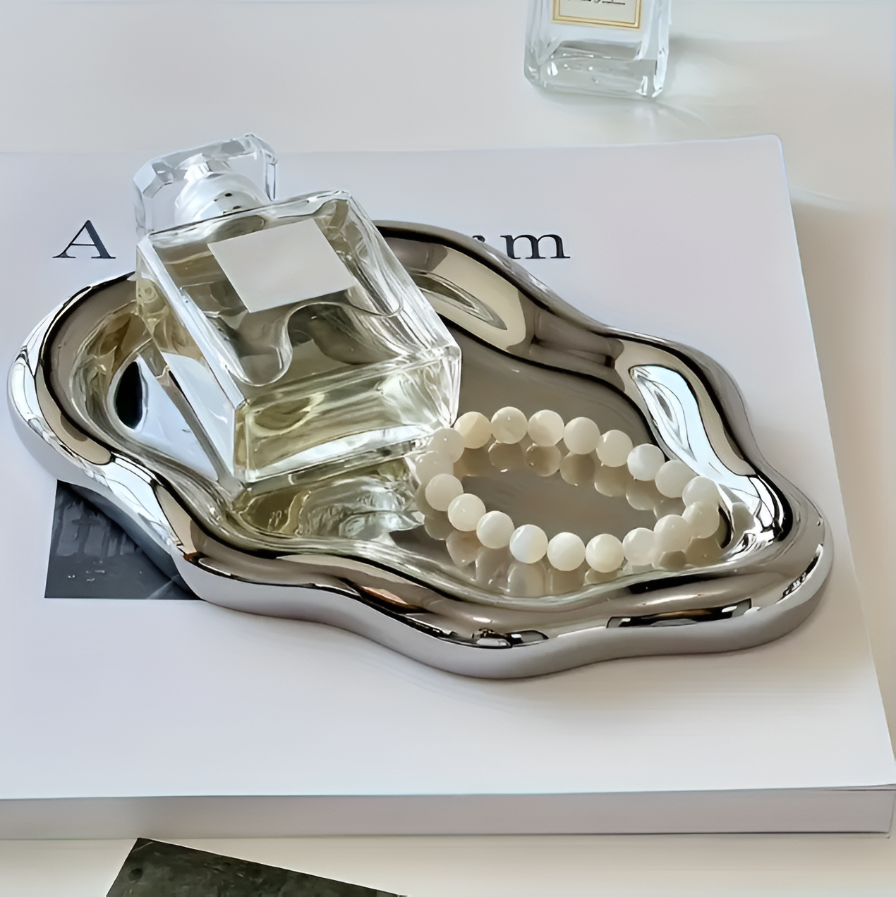 Ceramic tray – Elegant white cloud design – Multifunctional jewelry and accessory organizer – 7.5 x 5.1 in