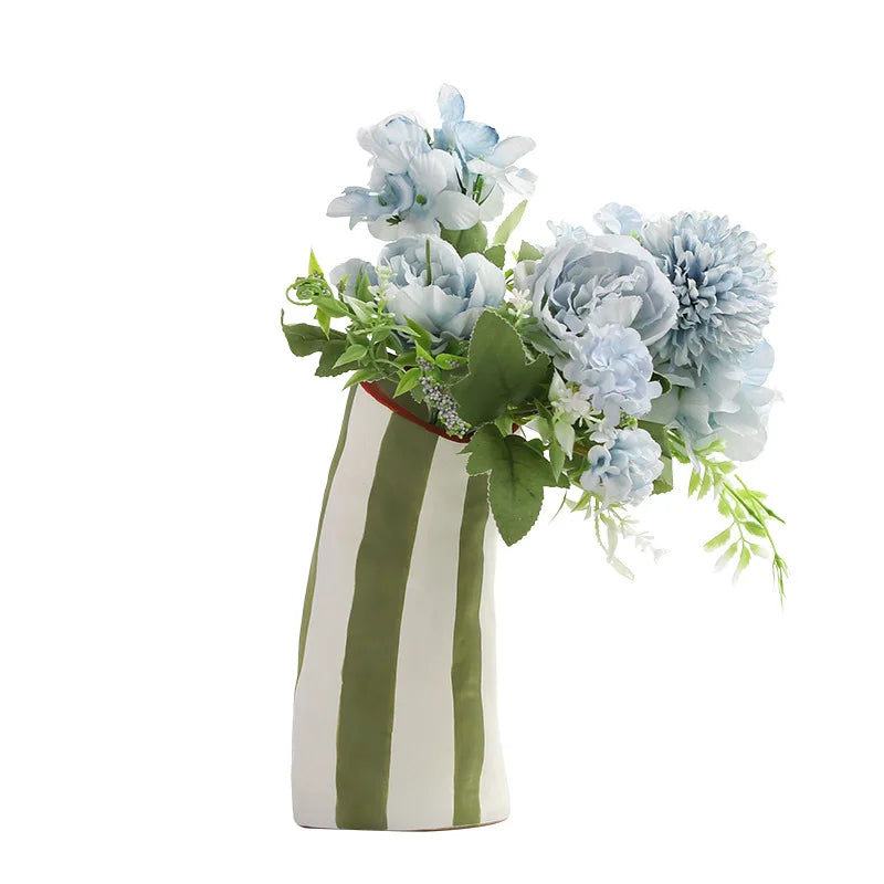 Ceramic vase – Hand-drawn floral design – Modern Nordic style – Home decor accent