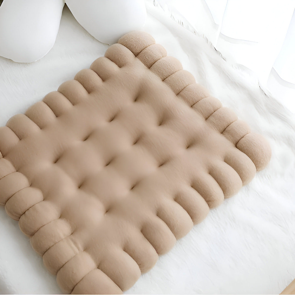 Cookie-shaped pillow – Soft fabric – Whimsical home decor – Unique gift for cookie lovers – 17.7 x 17.7 in