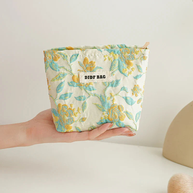 Floral cosmetic bag – Durable fabric – Travel makeup bag