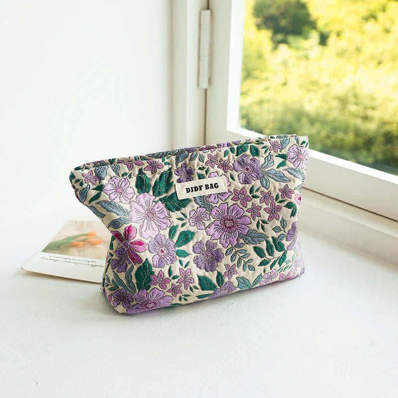 Floral cosmetic bag – Durable fabric – Travel makeup bag