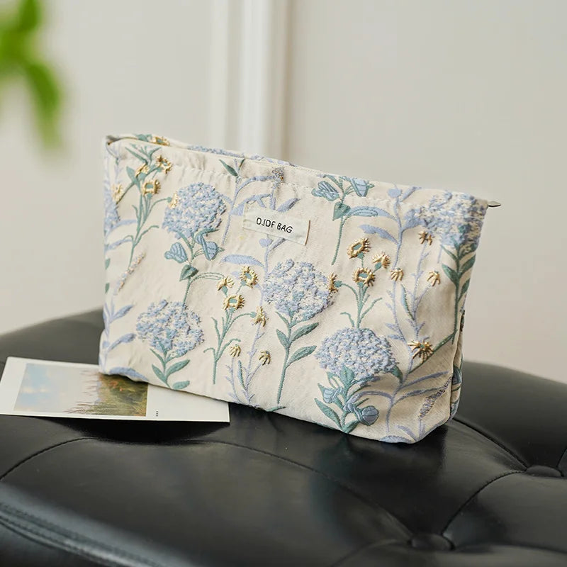 Floral cosmetic bag – Durable fabric – Travel makeup bag