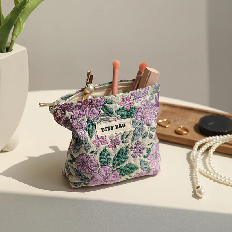 Floral cosmetic bag – Durable fabric – Travel makeup bag