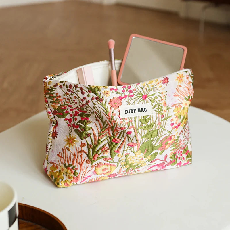 Floral cosmetic bag – Durable fabric – Travel makeup bag