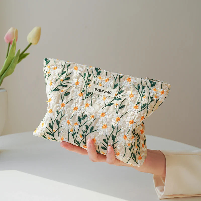 Floral cosmetic bag – Durable fabric – Travel makeup bag