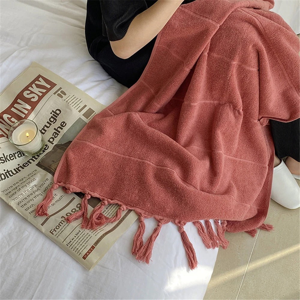 Cotton bath towel – Soft and durable – Elegant checkerboard design – Ideal for bath or spa use – 30 x 60 in
