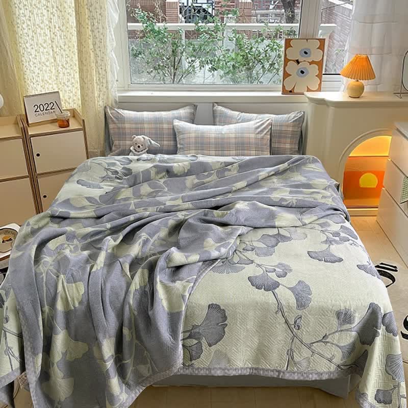 Cotton gauze quilt – Reversible Ginkgo leaf design – Lightweight and breathable
