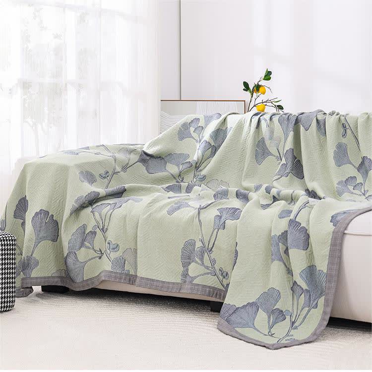 Cotton gauze quilt – Reversible Ginkgo leaf design – Lightweight and breathable
