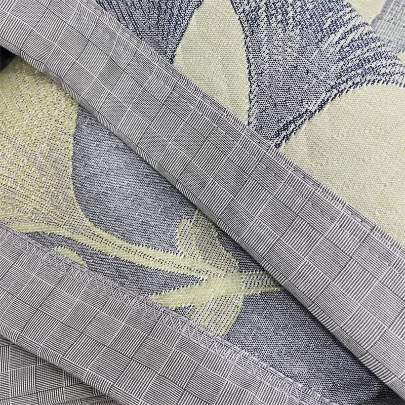 Cotton gauze quilt – Reversible Ginkgo leaf design – Lightweight and breathable