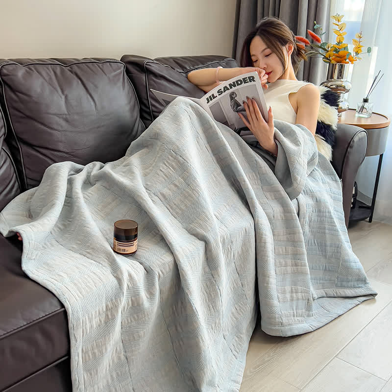 Muslin quilt – Lightweight and soft – Minimalist stripe design – Perfect for summer nights