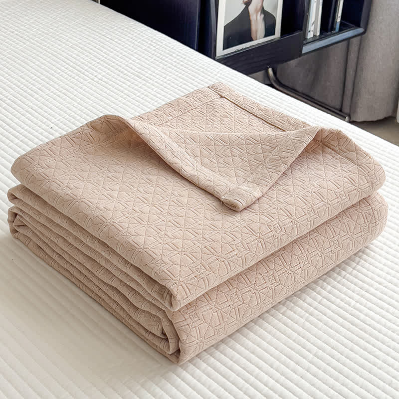 Cotton muslin quilt – Lightweight triple-layer – Geometric grid design – Modern minimalist bedding