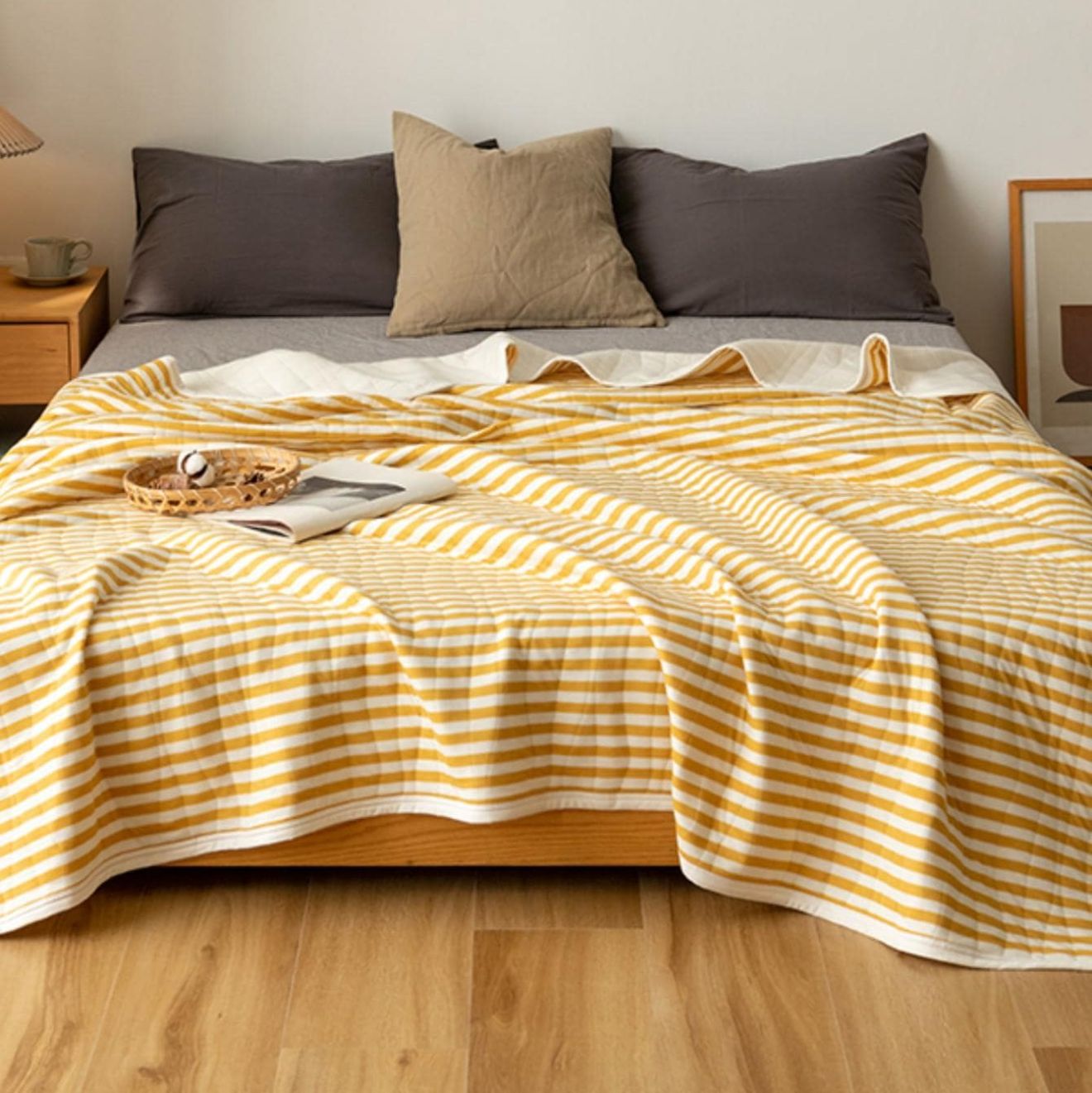 Cotton quilt – Lightweight and breathable – Soft summer comfort – Available in multiple sizes