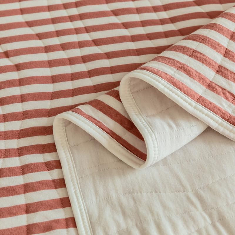 Cotton quilt – Lightweight breathable design – Timeless striped pattern