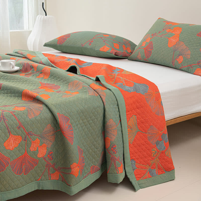 Cotton quilt – Orange ginkgo leaf pattern – Reversible design – Soft and breathable bedding